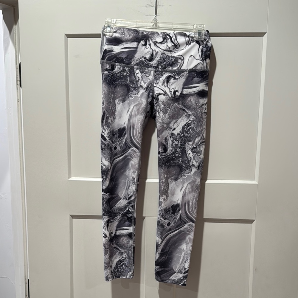 EUC Noli Black and White Leggings Dynamic Marble Pattern